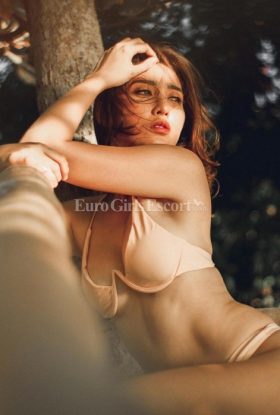 Hot Chick Yassi
