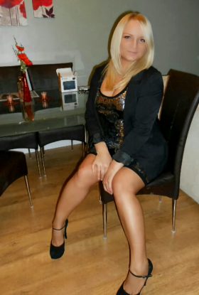 FUN PLAYFUL NIKI