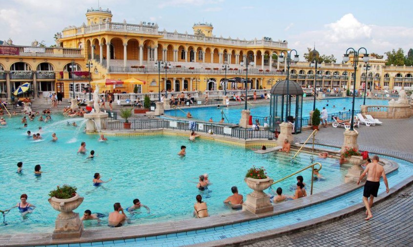 Escort - A travel guide can make your trip to Budapest even more enjoyable and memorable