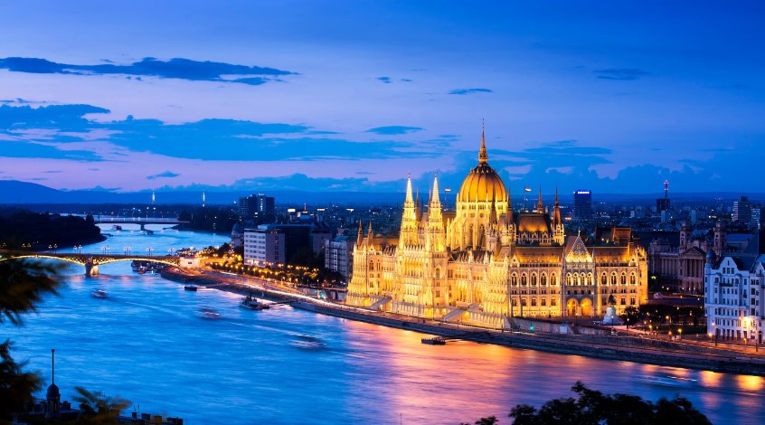 Escort - Budapest, the main city of Hungary, is a beautiful place that draws millions of tourists every year